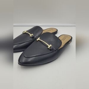 Womens sz 9 Time and Tru slip on black loafers
